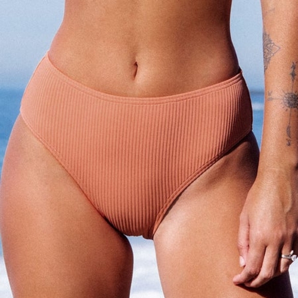 Cupshe bikini, size large - Picture 2 of 3